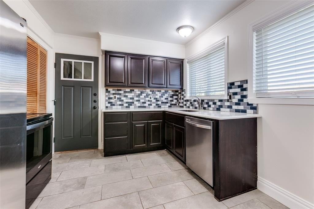 110 Ocean Drive - Photo 5 of 20