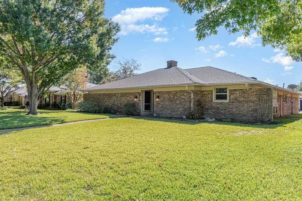 904 Windsong Trail - Photo 2 of 15