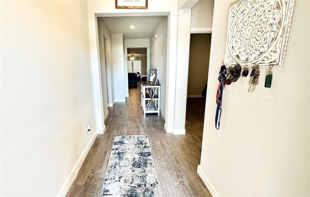 252 Drumcliffe Drive - Photo 3 of 19