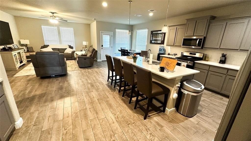 252 Drumcliffe Drive - Photo 4 of 19