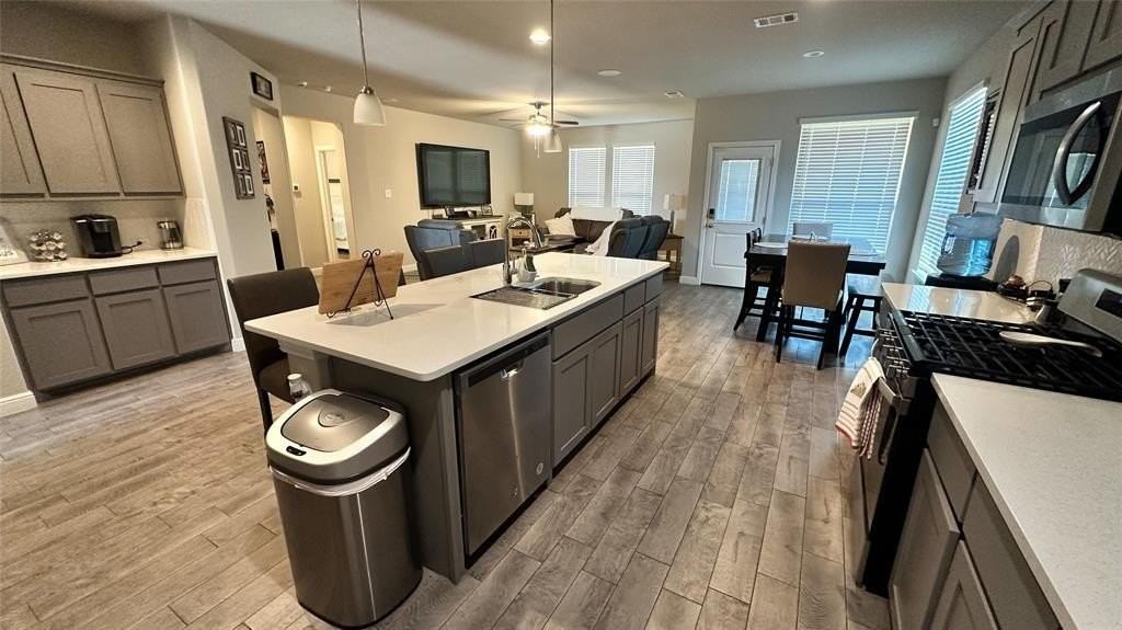 252 Drumcliffe Drive - Photo 5 of 19