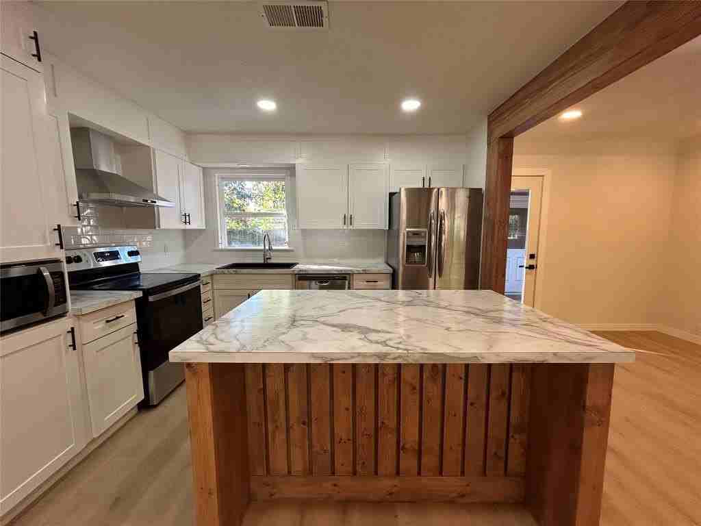 6200 Windermere Pl - Photo 7 of 27