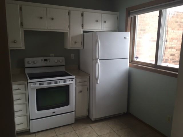 5201 Hiawatha Ln - Photo 3 of 17