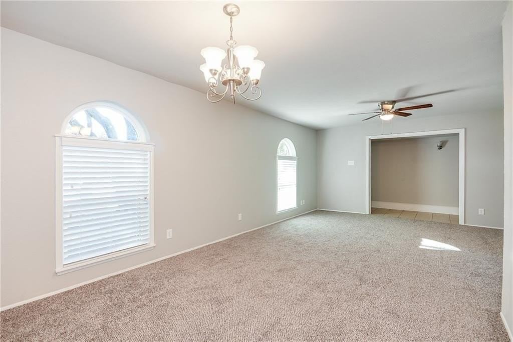 1505 Hayfield Dr - Photo 6 of 28