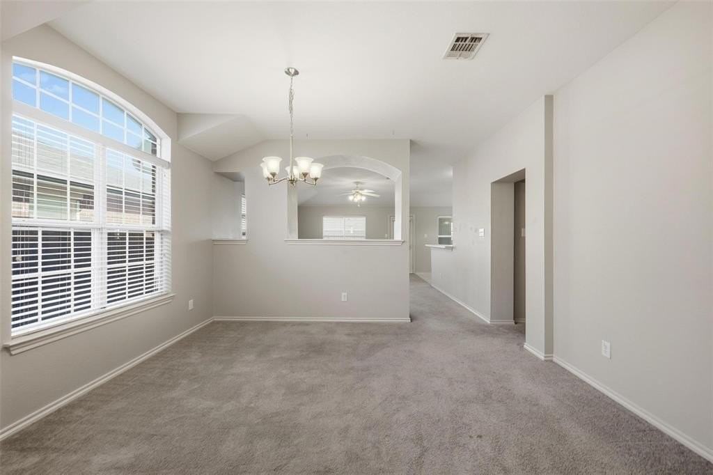 3100 Admiral Dr - Photo 3 of 20