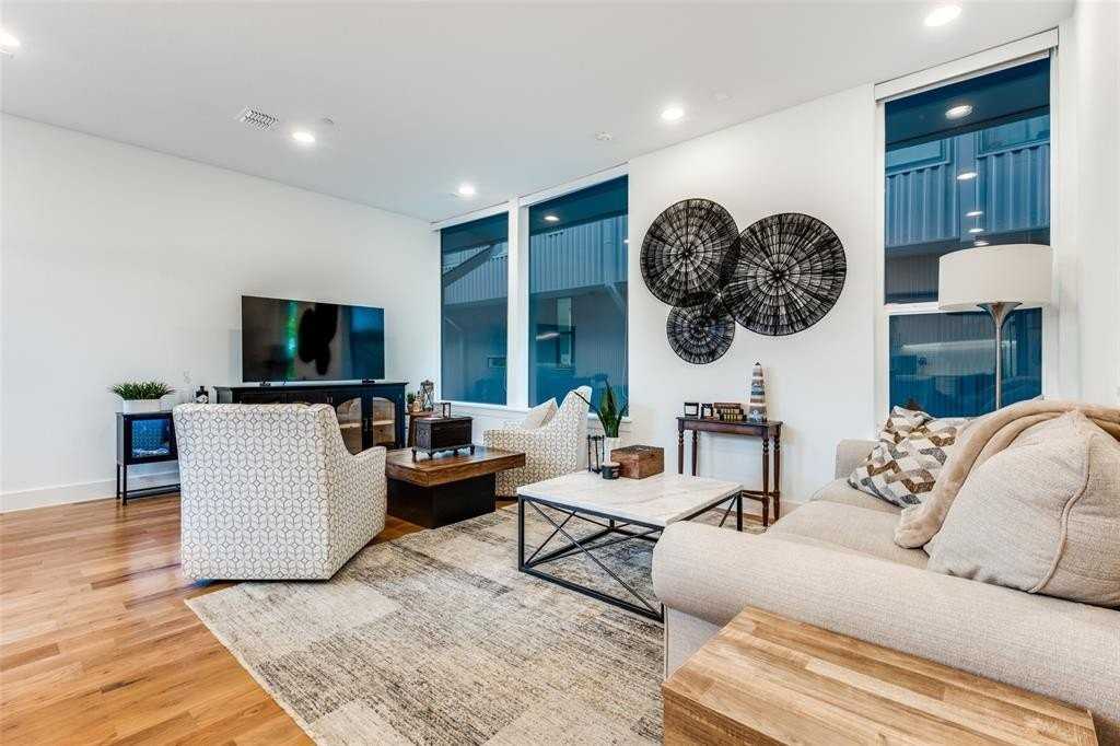 1932 Cuyler Ct - Photo 4 of 12