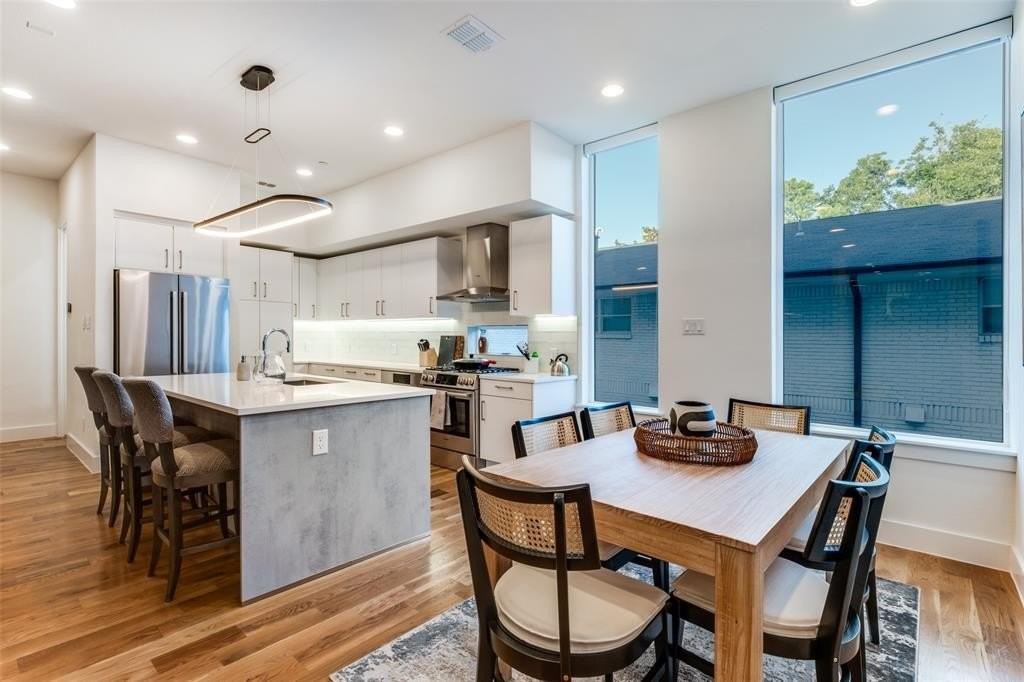 1932 Cuyler Ct - Photo 5 of 12