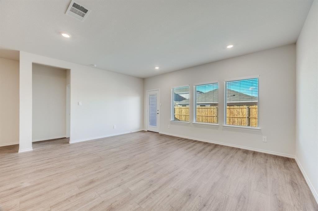 3433 Marie Dr - Photo 5 of 39