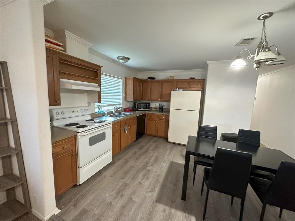 5529 Mesa Cir #5529 - Photo 3 of 21