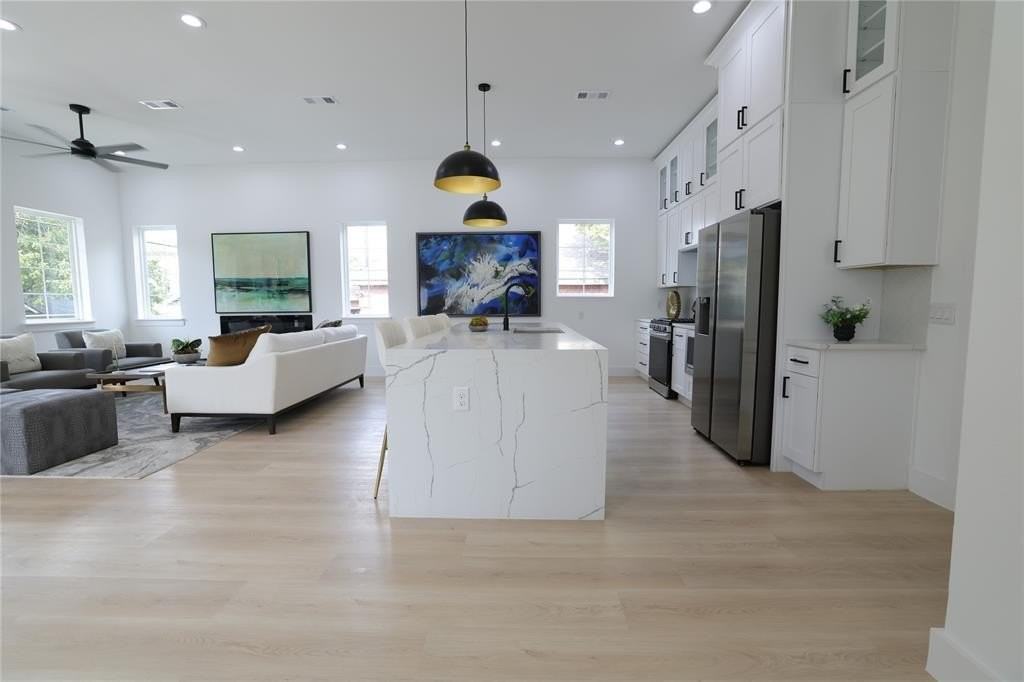 324 N Patton Ave - Photo 4 of 34