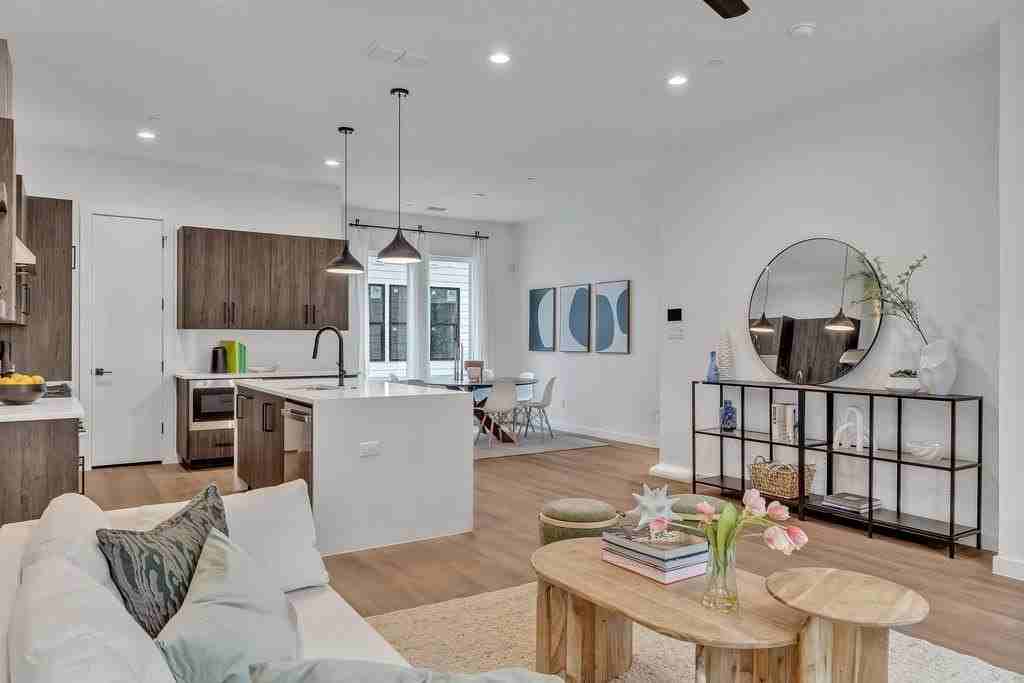 1525 Pecos St #108 - Photo 5 of 39