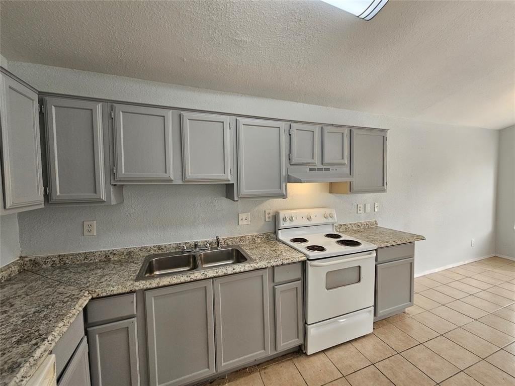 2227 Nantucket Village Dr - Photo 4 of 18