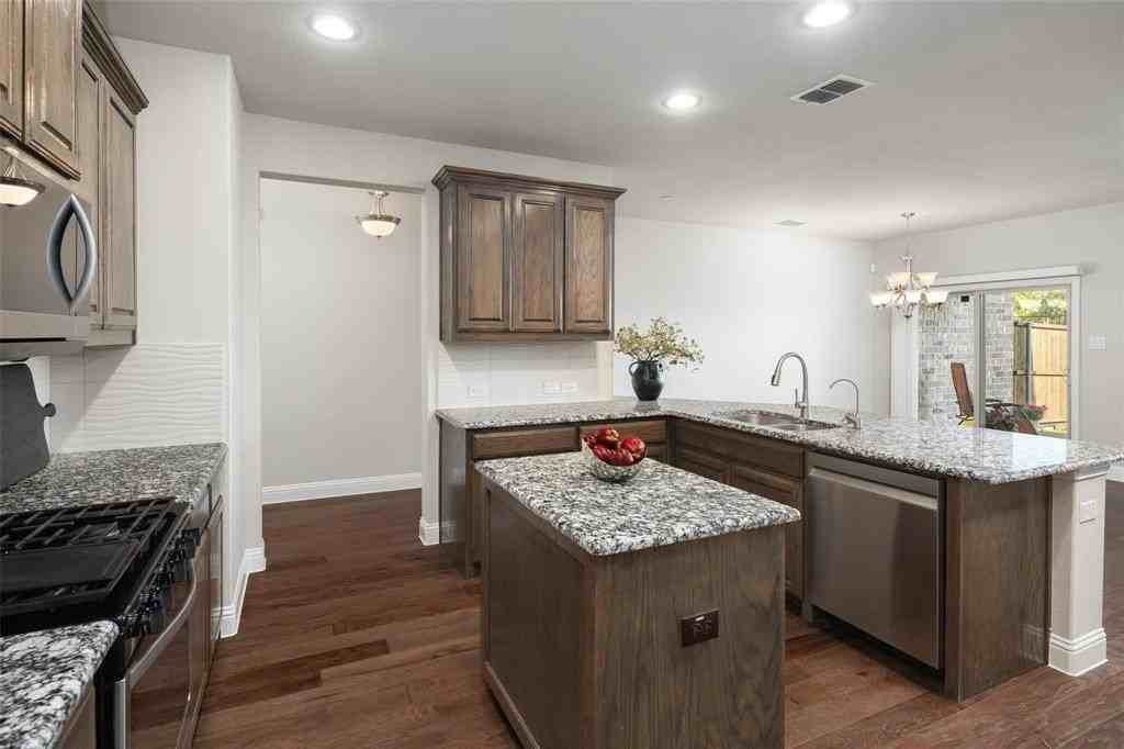 1261 Wiltshire Dr - Photo 5 of 29