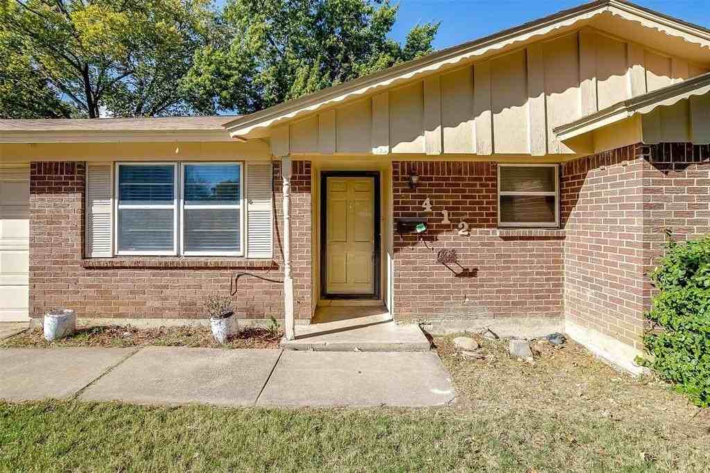 412 Lena Lane - Photo 2 of 21