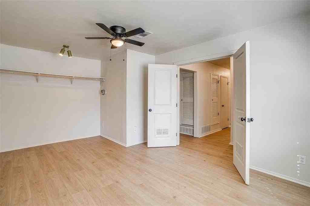 412 Lena Lane - Photo 5 of 21