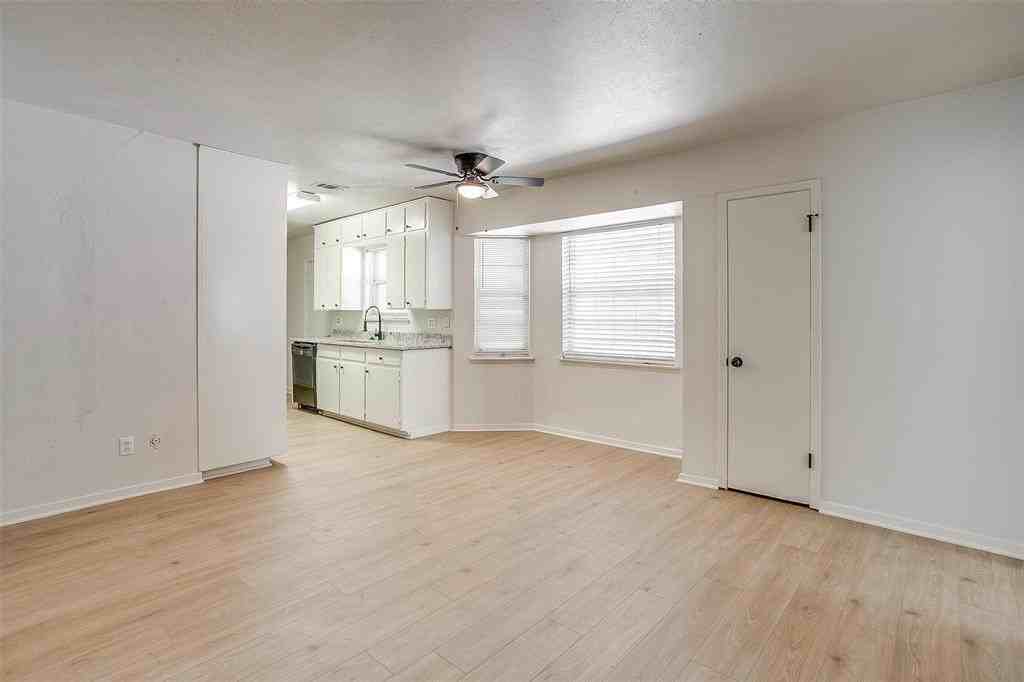 412 Lena Lane - Photo 6 of 21