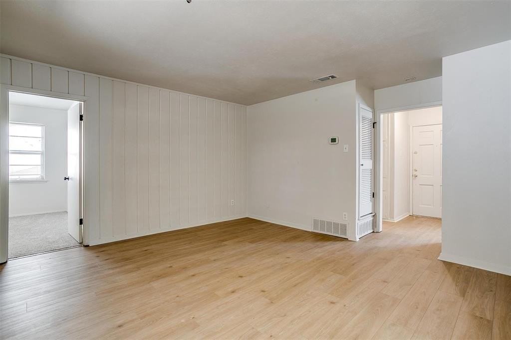 412 Lena Lane - Photo 7 of 21