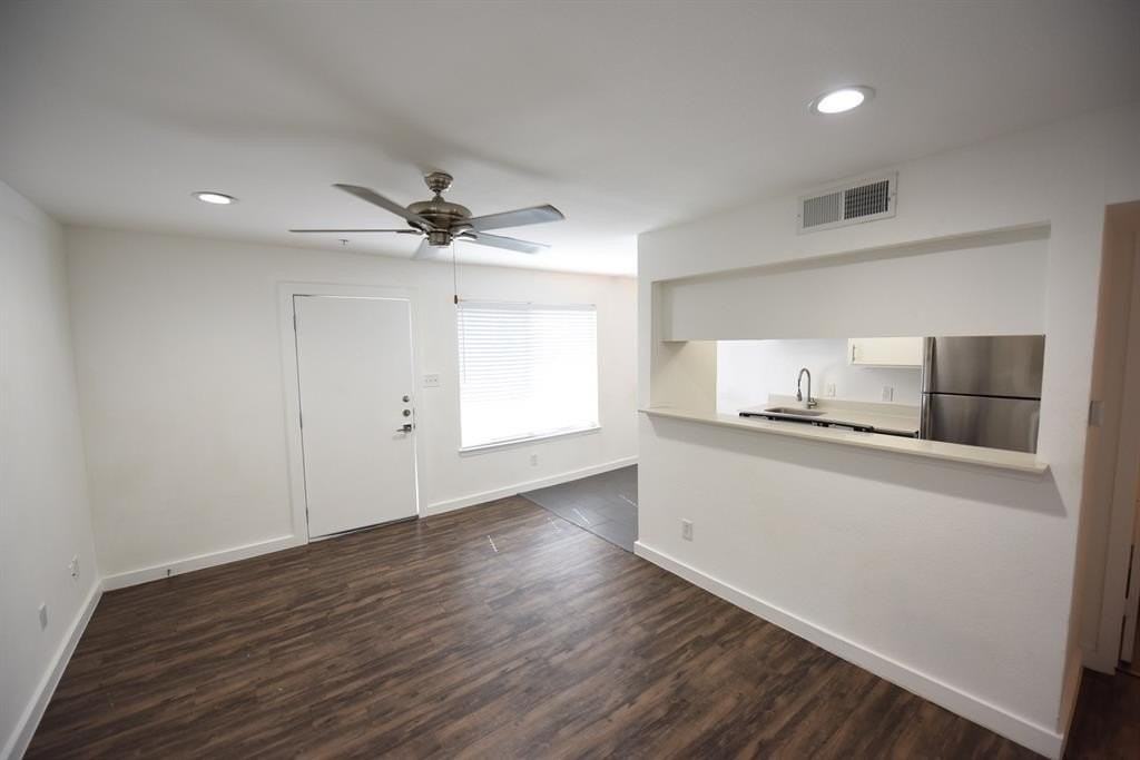 5404 Reiger Ave #304 - Photo 5 of 17