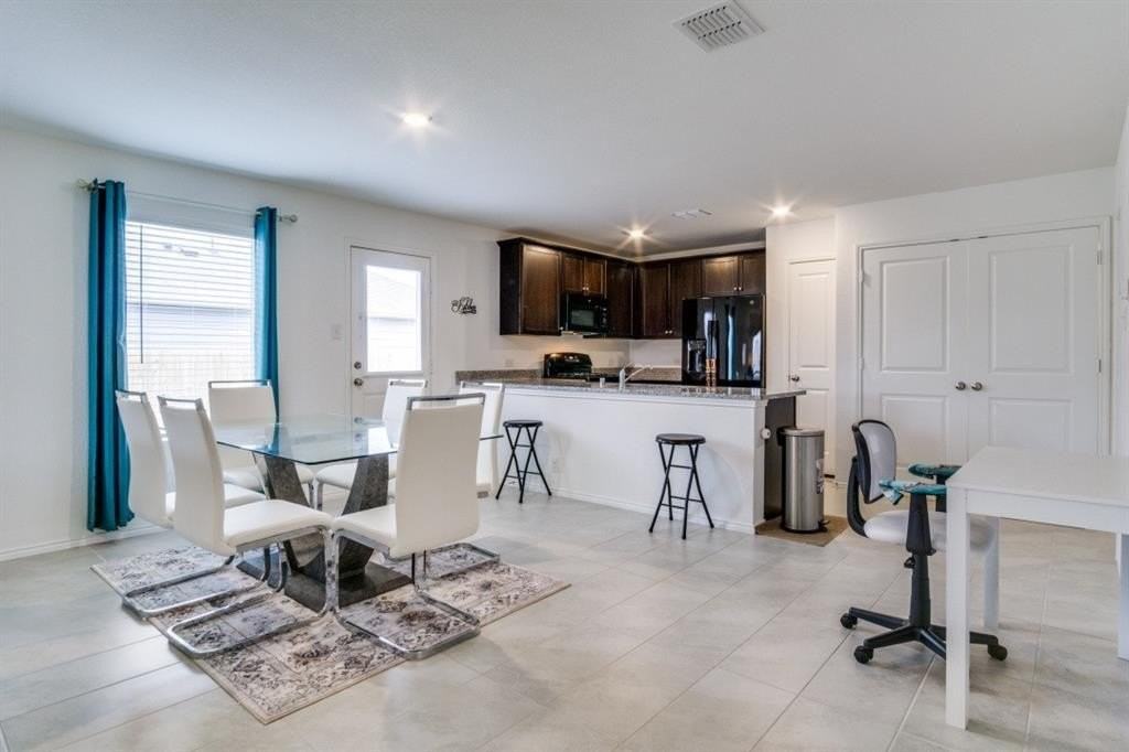 2808 Slatewood Drive - Photo 2 of 16