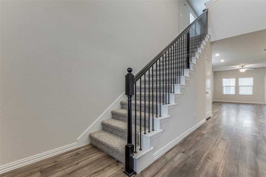 5011 Bellhurst Dr - Photo 4 of 28