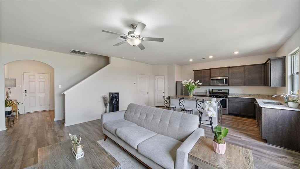 408 Micah Ln - Photo 5 of 19