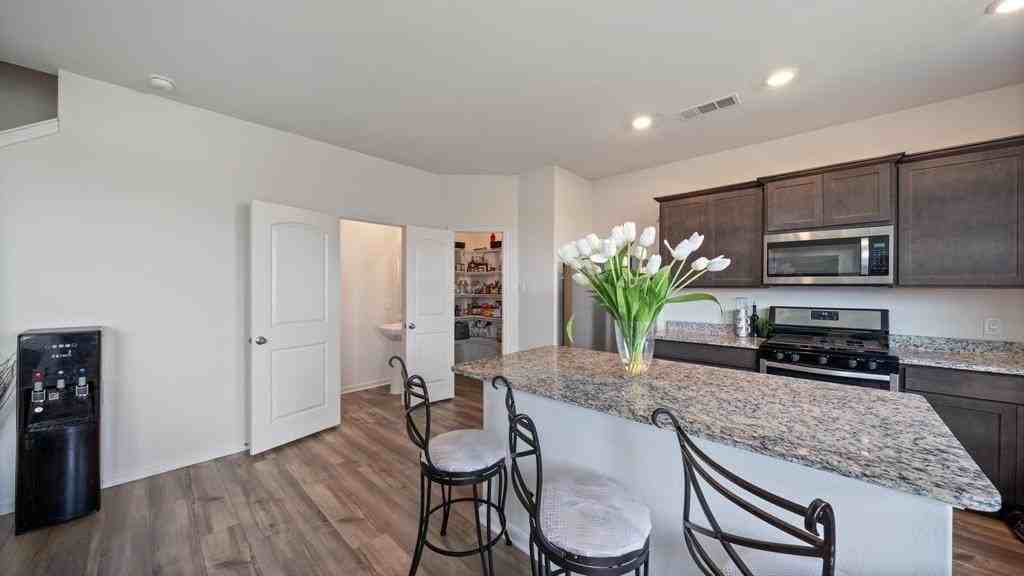 408 Micah Ln - Photo 6 of 19