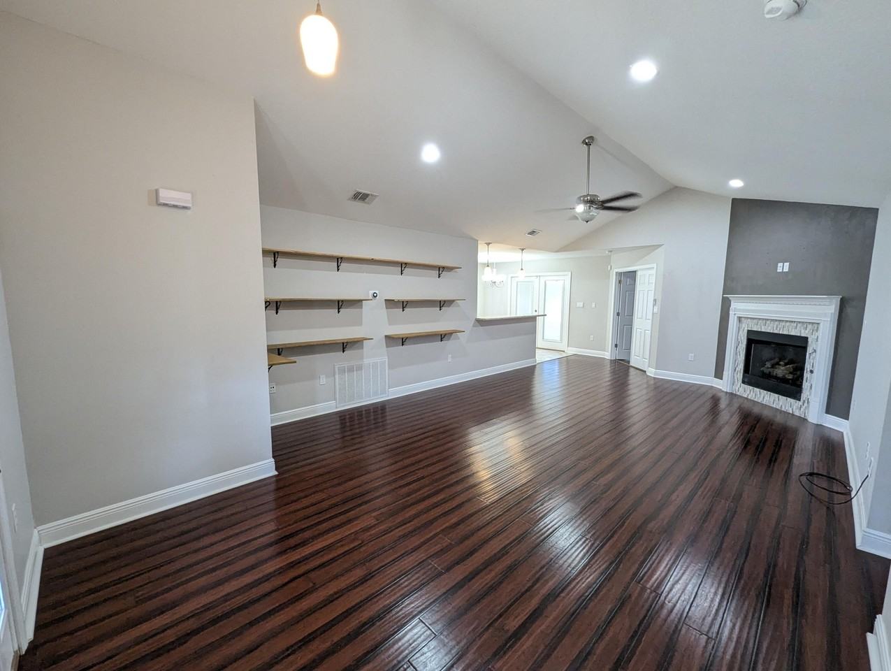 8129 Segura St - Photo 2 of 34