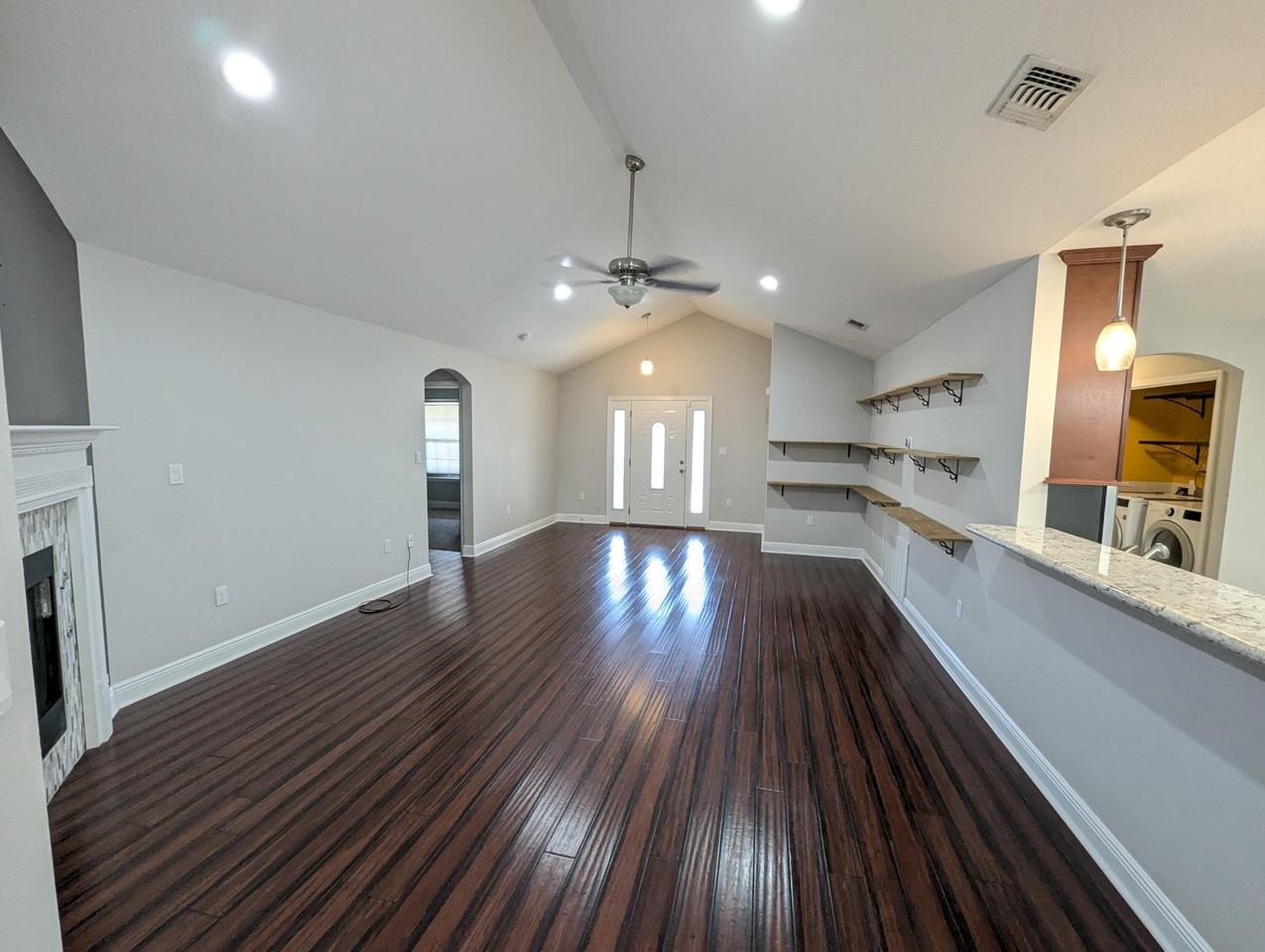 8129 Segura St - Photo 3 of 34