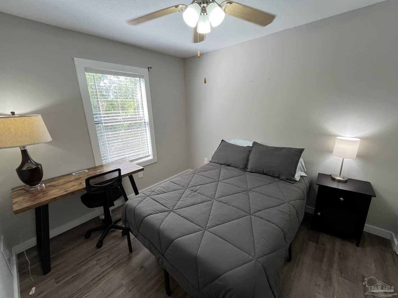 1271 Redwood Ln - Photo 4 of 17