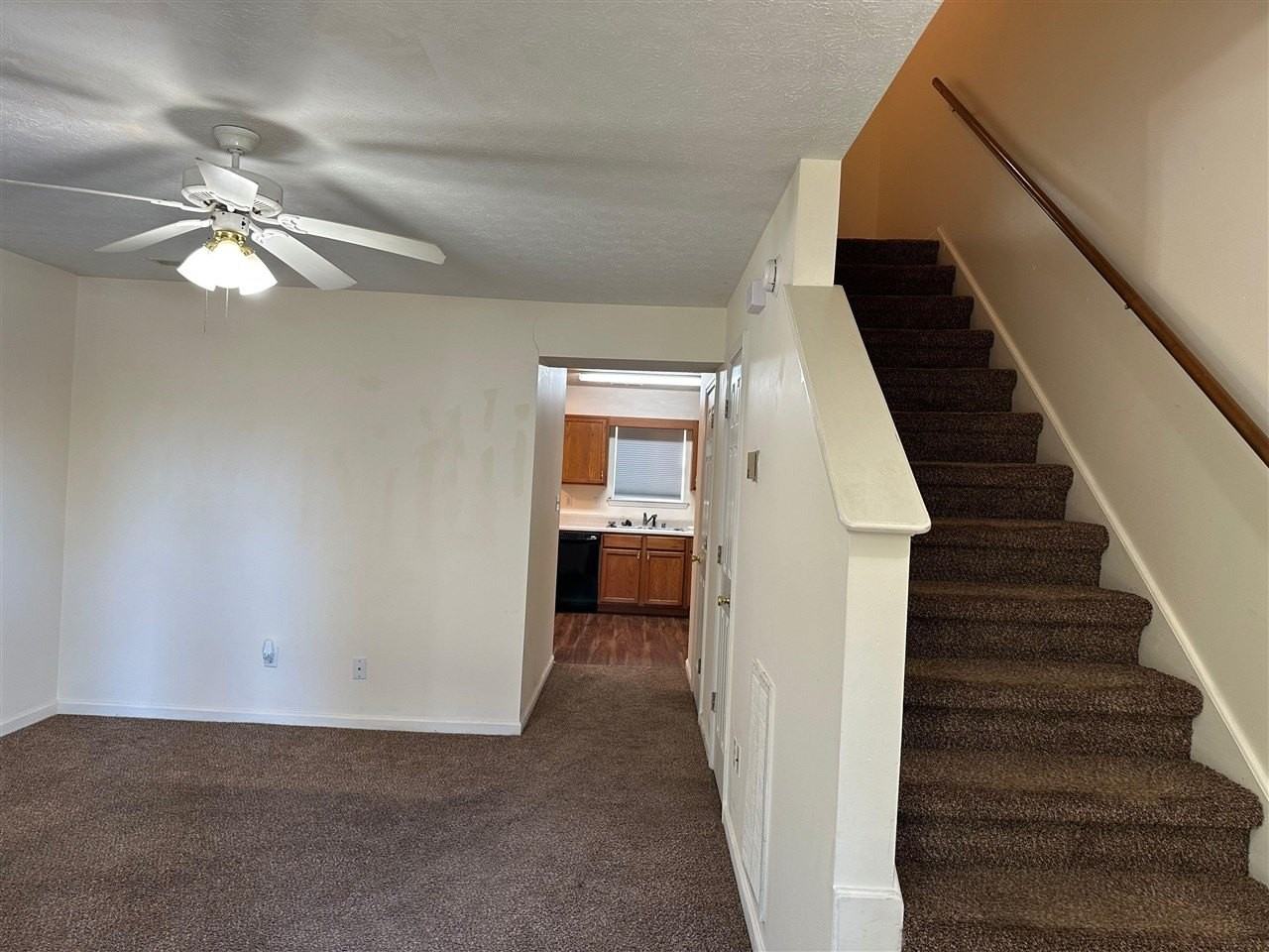 1302 Smallhouse Rd Apt D - Photo 3 of 12