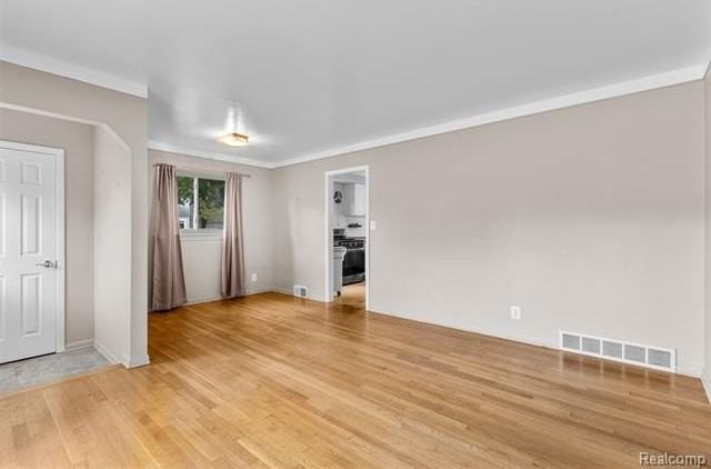 1203 Hickory Ave - Photo 4 of 21