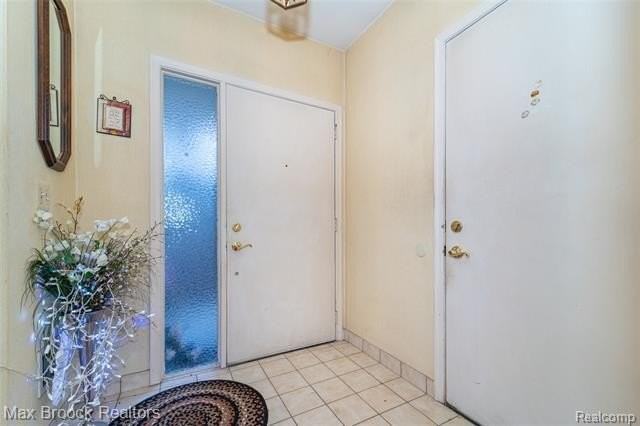 862 Yorktown Ct - Photo 4 of 50