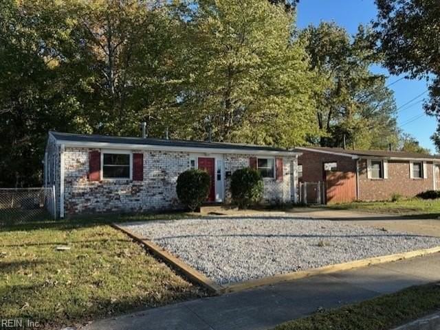 2312 Burnette Dr - Photo 3 of 32