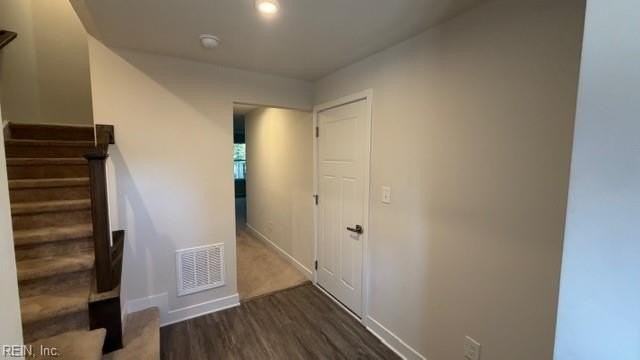 549 Westport St - Photo 5 of 46
