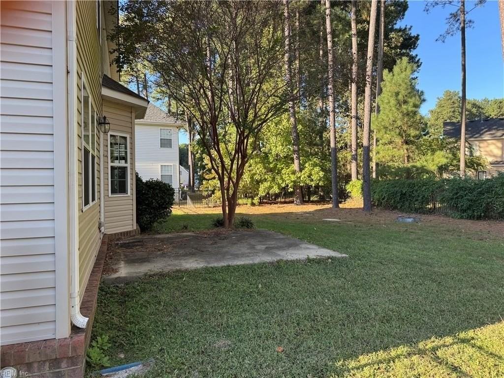 409 Southampton Ct - Photo 4 of 25