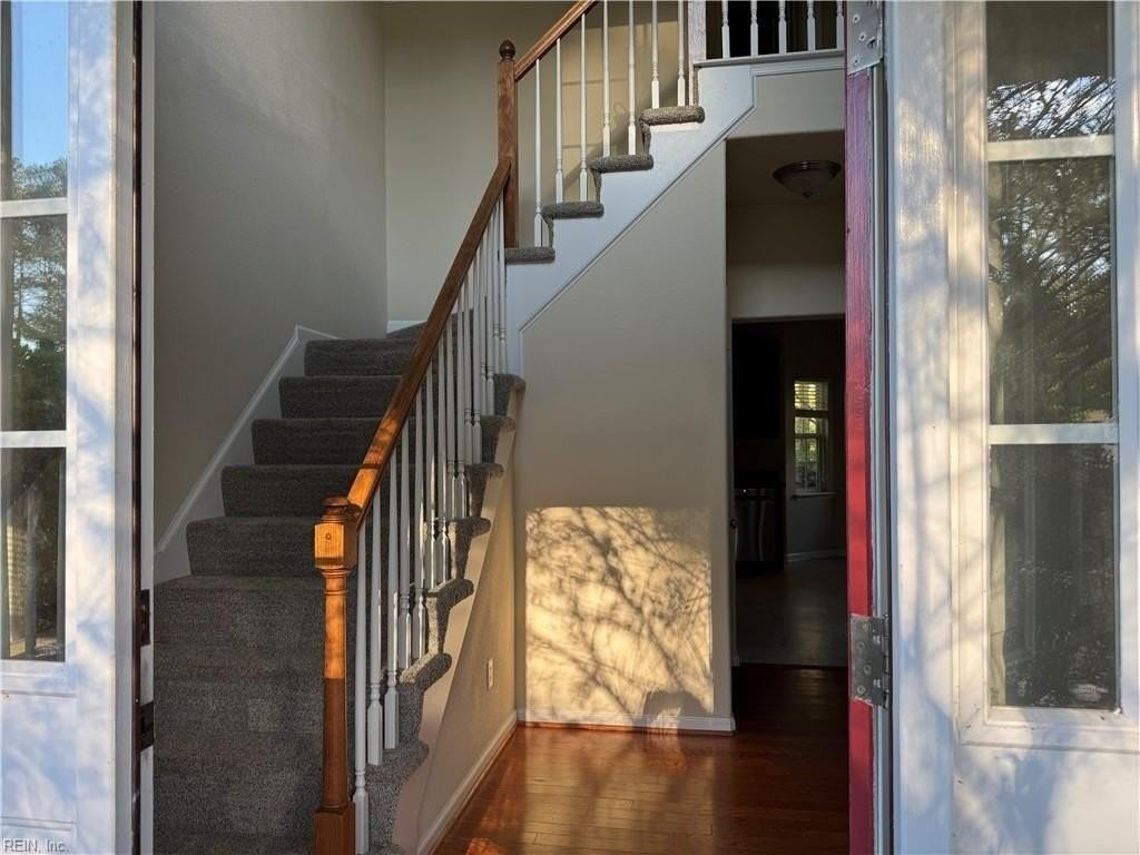 409 Southampton Ct - Photo 7 of 25