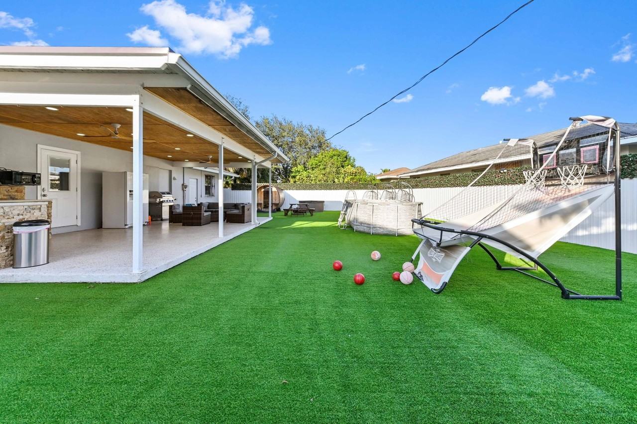 2128 Dock Street - Photo 5 of 34