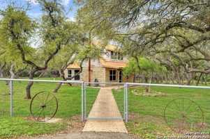 featured image of 100 Cherokee Ln