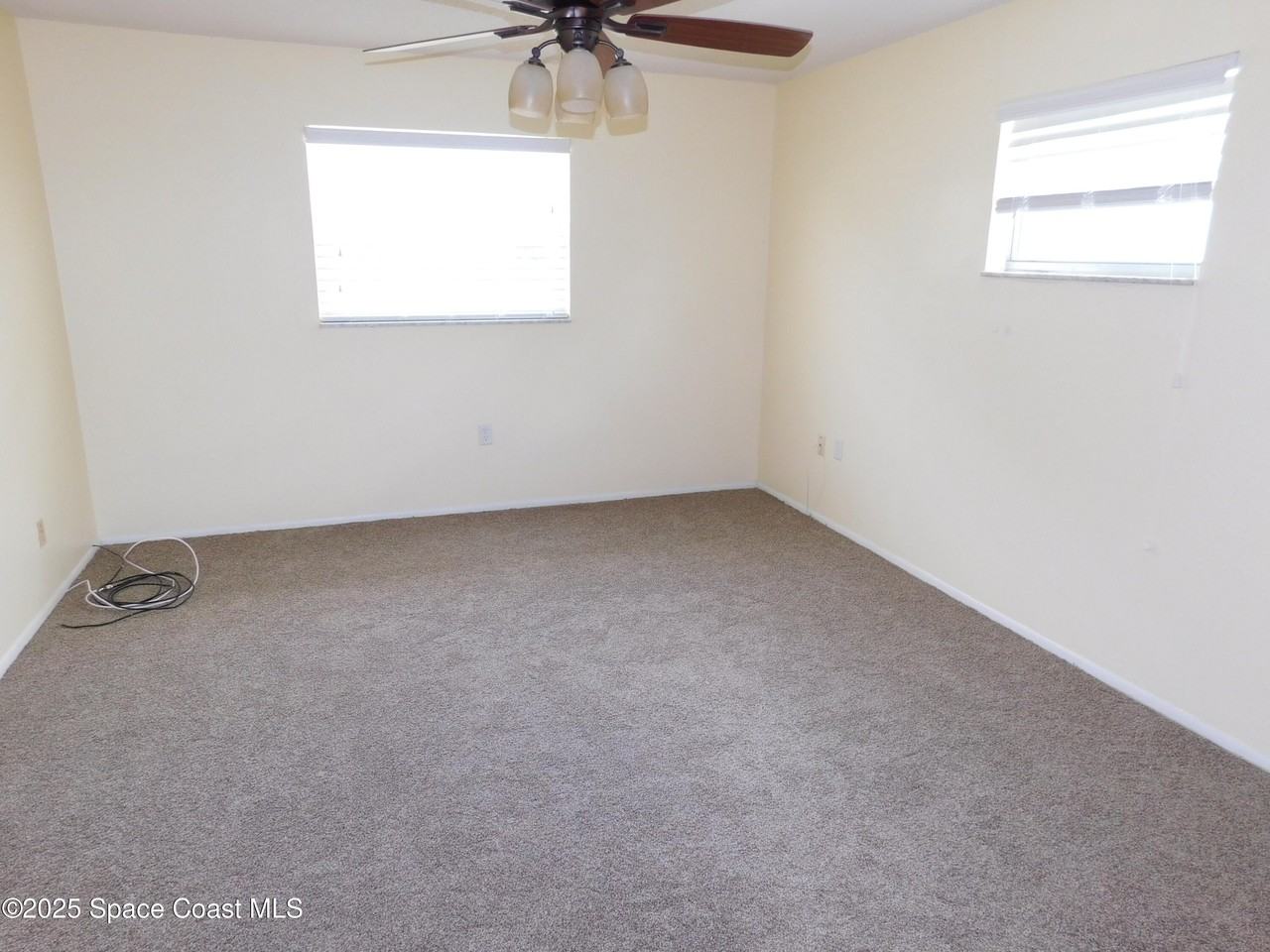 220 Maureen Avenue - Photo 7 of 12