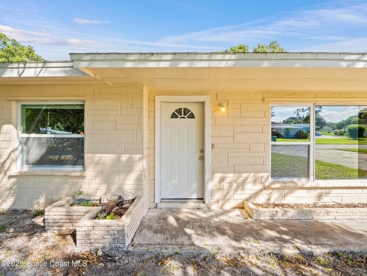 7740 Pine Lake Drive - Photo 2 of 23