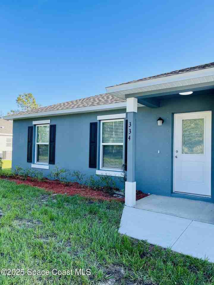 334 Frederick St Sw - Photo 5 of 39