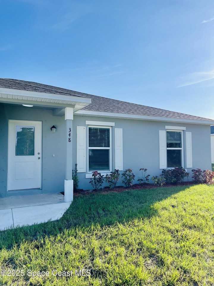 348 Frederick St Sw - Photo 5 of 45