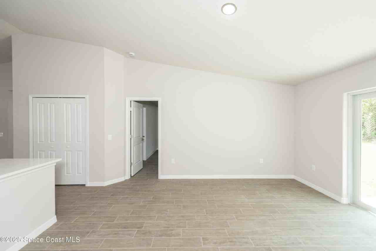 348 Frederick St Sw - Photo 7 of 45