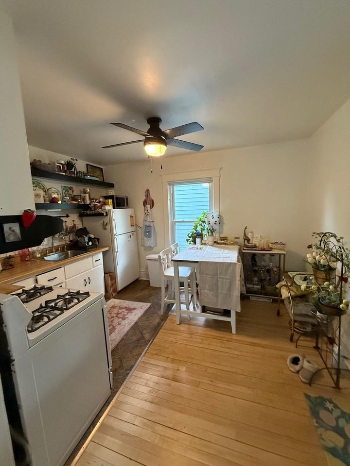 1308 Eberhardt Ct #2 - Photo 4 of 14