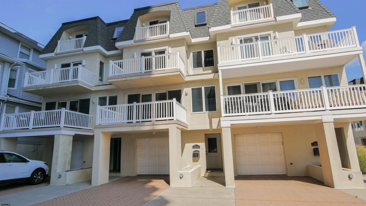 137 S Berkley Sq - Photo 2 of 42