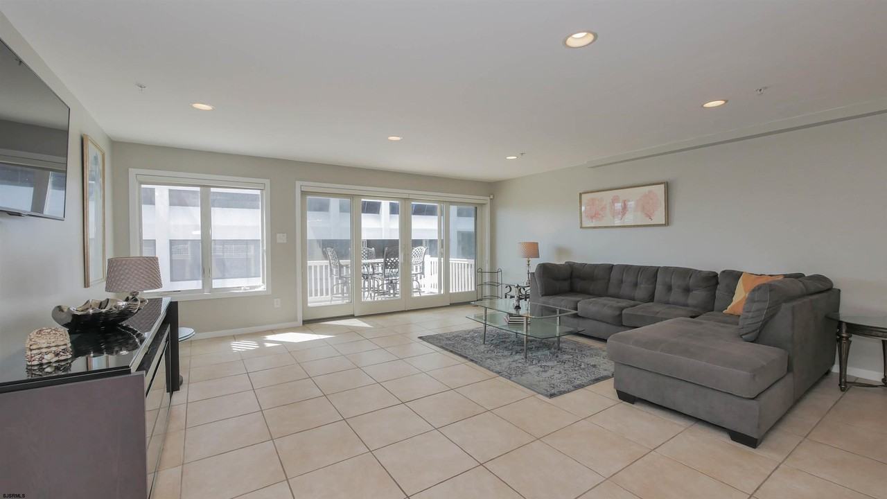 137 S Berkley Sq - Photo 6 of 42