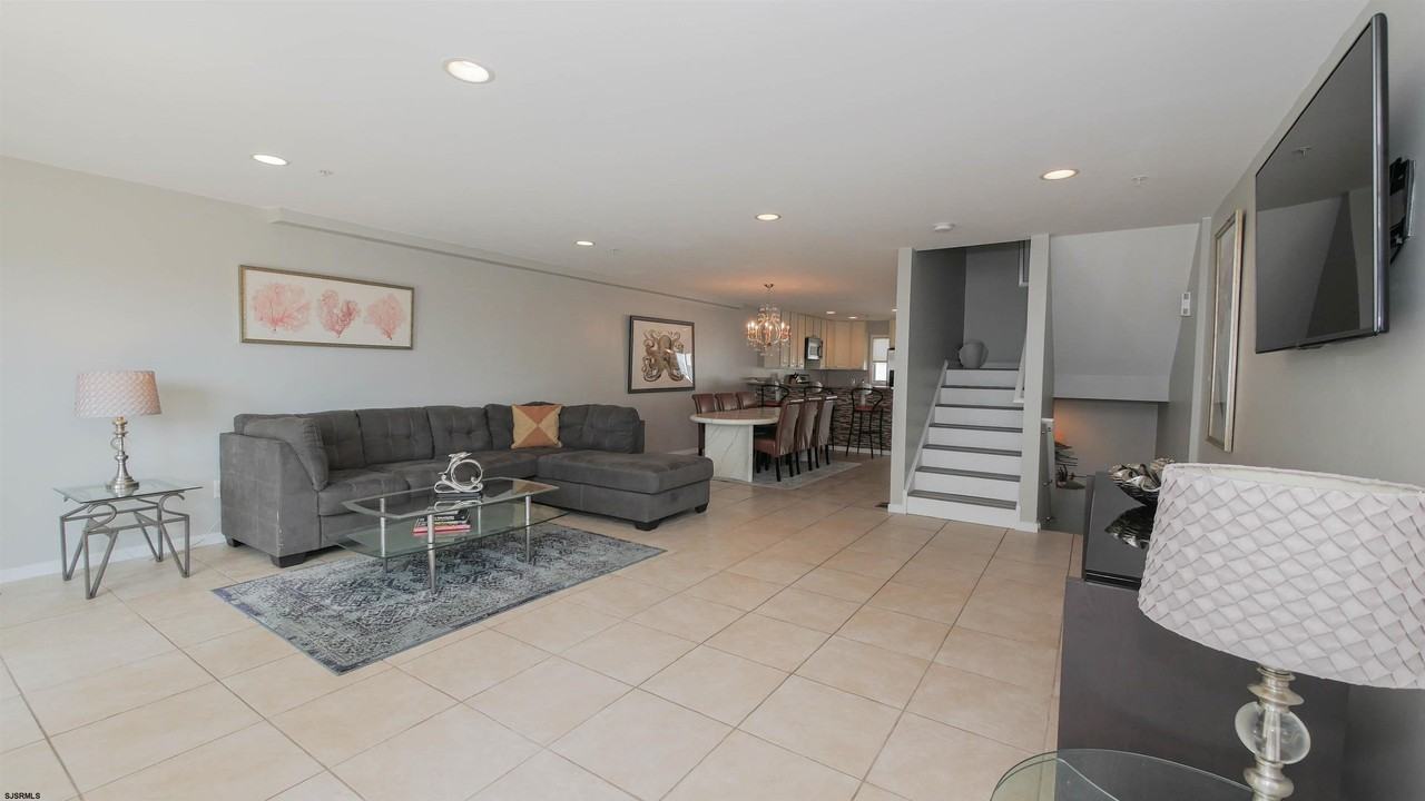 137 S Berkley Sq - Photo 7 of 42