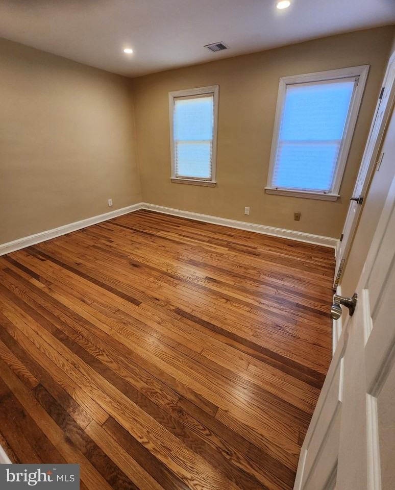 2330 14th Pl Se - Photo 7 of 21