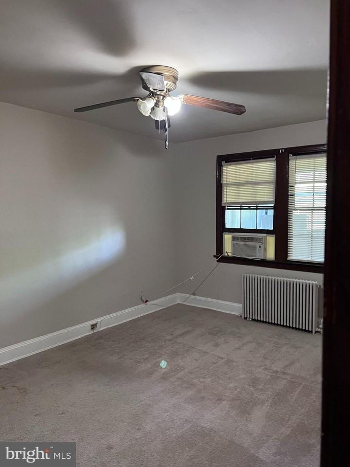 1806 C St Se - Photo 3 of 13