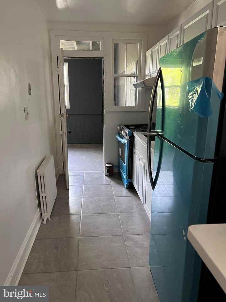 1806 C St Se - Photo 6 of 13